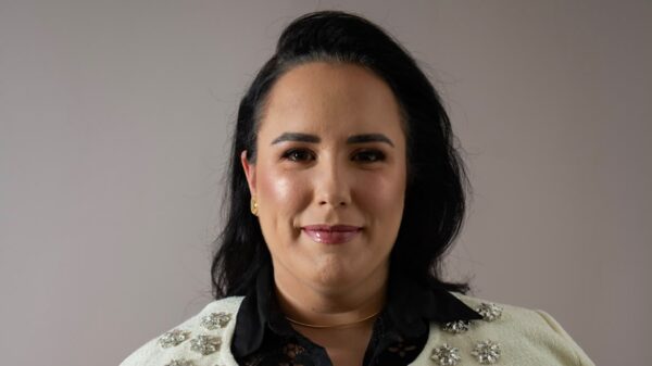 Dra. Elize Franco Rolim de Moura, especialista em Cirurgia Ginecológica Minimamente Invasiva.