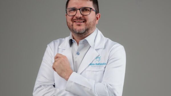 Dr. Fábio Batistella esclarece que o diagnóstico da fibromialgia é clínico e mostra que existem comportamentos que auxiliam a aliviar as dores.