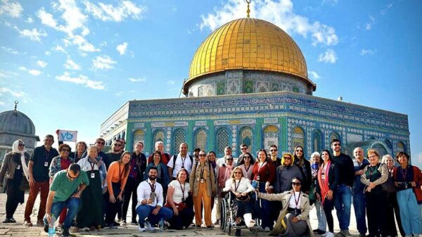 Viagens Bíblicas: Da Viagem a Israel em 1976 a operadora de Terra Santa em 2026.