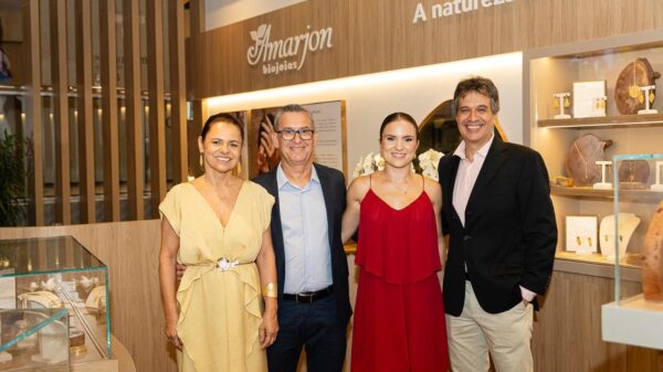 Da esqr. para dir. Isabel Ribeiro e Marcos Ribeiro fundadores da Amarjon; Raquel Neves Diretora de Marketing da Amarjon; e Renato Novis Mendonça Cofundador