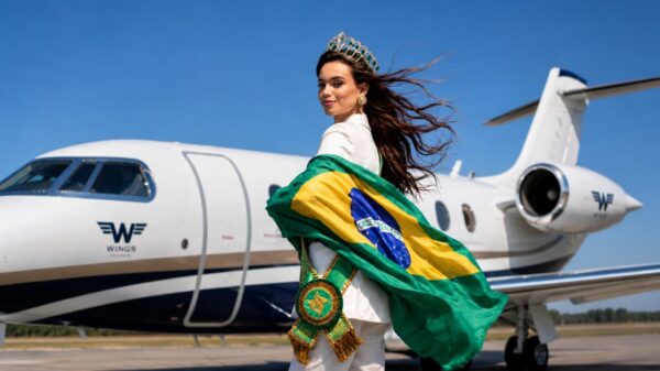 Laura Paola participará do carnaval carioca e aproximará sua imagem de um dos principais símbolos da cultura brasileira antes da competição internacional.