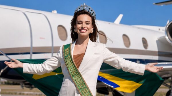 Laura Paola passa a atuar como porta-voz da cultura e da identidade nacional diante de candidatas de diferentes países no Miss Teen Universo Internacional.