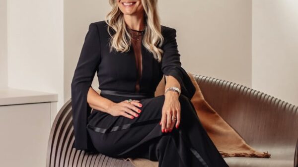 Andria Tagliari consolida sua atuação no design de luxo com projetos que unem rigor técnico, estética refinada e elevação do valor percebido dos imóveis
