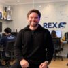 Felipe Sobral, no escritório da Rex Company em Vitória/ES.