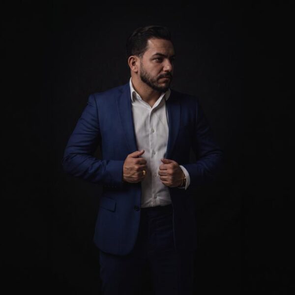 Lucas Vinícius Ferreira Pontes, fundador da AutoCred Nacional, que atua com consórcios e cartas de crédito para veículos.