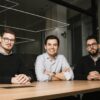 Henrique Harff (à esq.), Vinicius Tondin e João Victor Lins, da Ousen, hub de soluções comerciais para escritórios de advocacia.