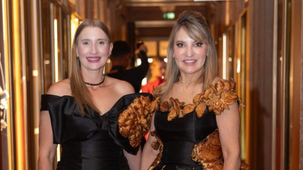 Natália e Maísa Gouveia apresentaram a coleção “Gala en Fleur” no icônico Ritz Paris, durante a Paris Fashion Week.