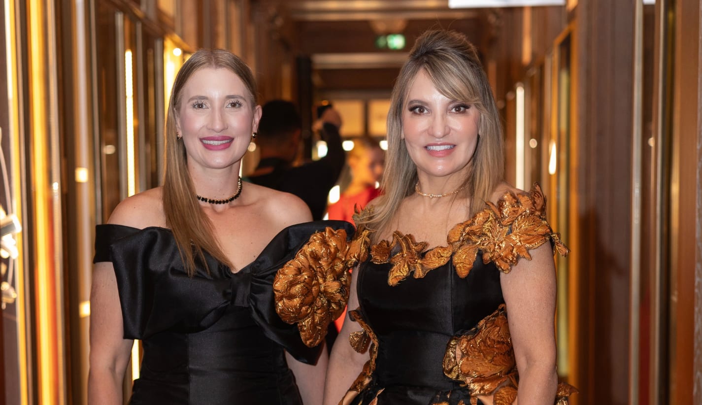 Natália e Maísa Gouveia apresentaram a coleção “Gala en Fleur” no icônico Ritz Paris, durante a Paris Fashion Week.