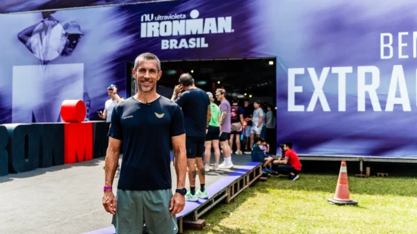 Vinícius Castilho cruzou a linha em 4h23min18s, garantindo o 4º lugar na categoria M45-49, entre 193 atletas, e a 46ª posição na classificação geral, entre 1.501 competidores.