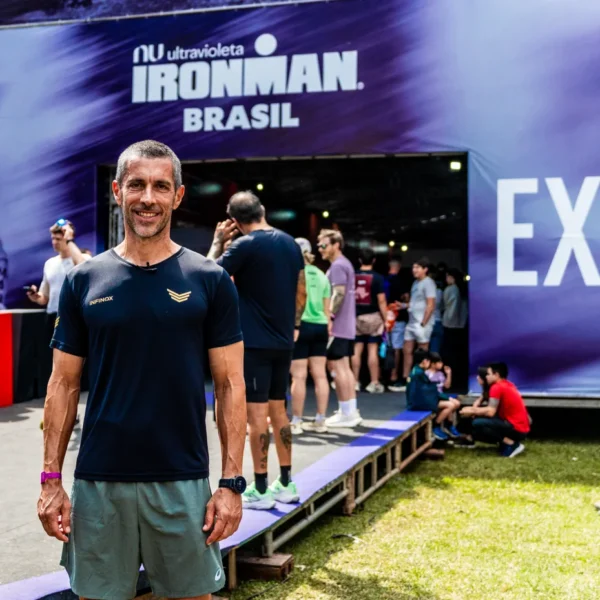 Vinícius Castilho cruzou a linha em 4h23min18s, garantindo o 4º lugar na categoria M45-49, entre 193 atletas, e a 46ª posição na classificação geral, entre 1.501 competidores.