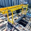 Pórtico Rolante da CSM em operação nas obras da Linha 2-Verde do metrô de São Paulo.
